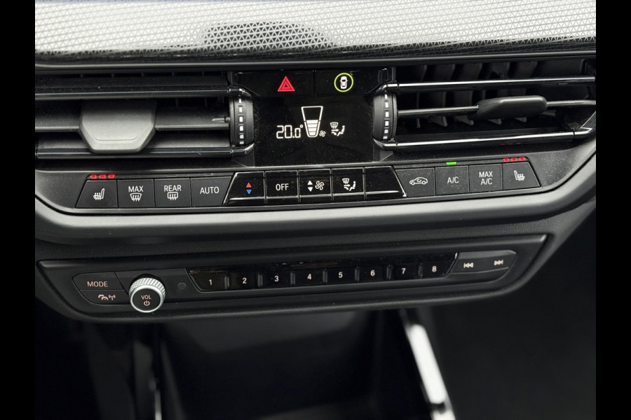 BMW 1-serie 118i High Executive Edition | Navi, PDC, Carplay/Android, Cruise, Stoelverw., Climate | Goed onderhouden |