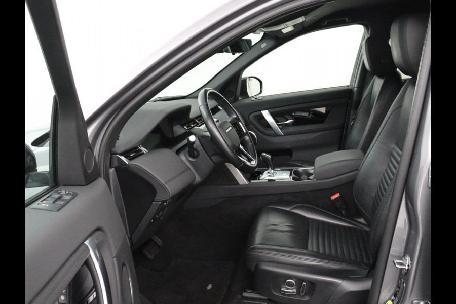 Land Rover Discovery Sport P300e 1.5 SE | Head-Up | Trekhaak | Leder | 360 Camera | Carplay | Navigatie | Keyless | DAB | Digital Cockpit | Parkeerhulp | Climate control | Cruise control | PHEV | Plug In