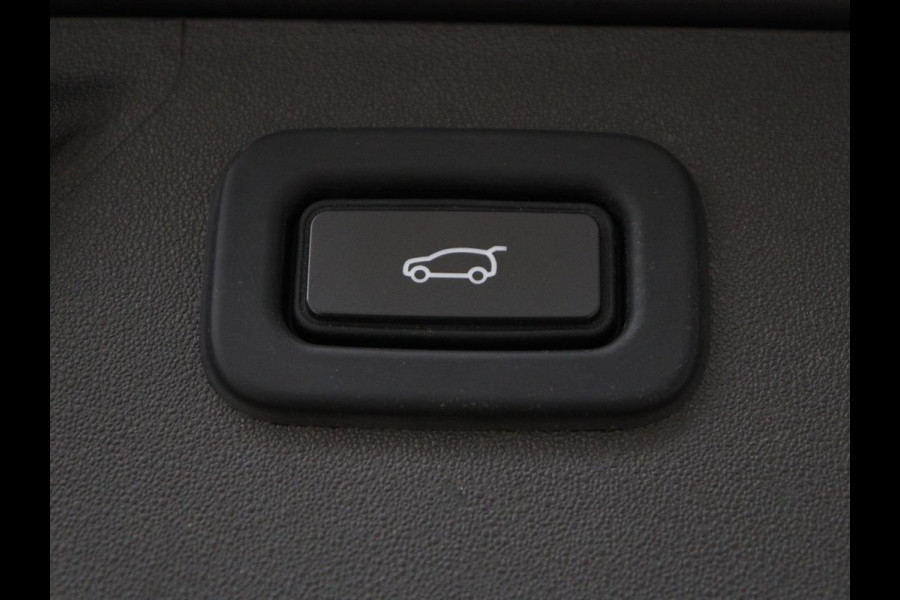 Land Rover Discovery Sport P300e 1.5 SE | Head-Up | Trekhaak | Leder | 360 Camera | Carplay | Navigatie | Keyless | DAB | Digital Cockpit | Parkeerhulp | Climate control | Cruise control | PHEV | Plug In