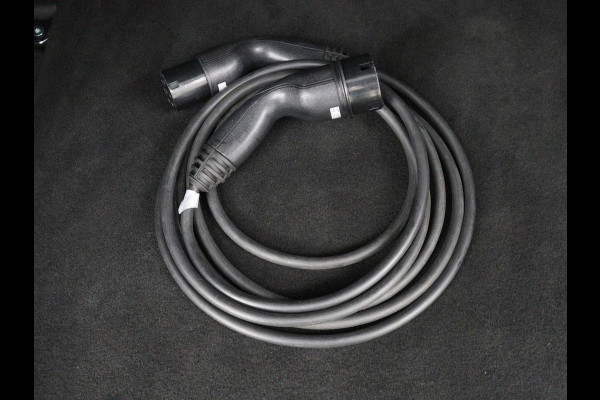 Land Rover Discovery Sport P300e 1.5 SE | Head-Up | Trekhaak | Leder | 360 Camera | Carplay | Navigatie | Keyless | DAB | Digital Cockpit | Parkeerhulp | Climate control | Cruise control | PHEV | Plug In