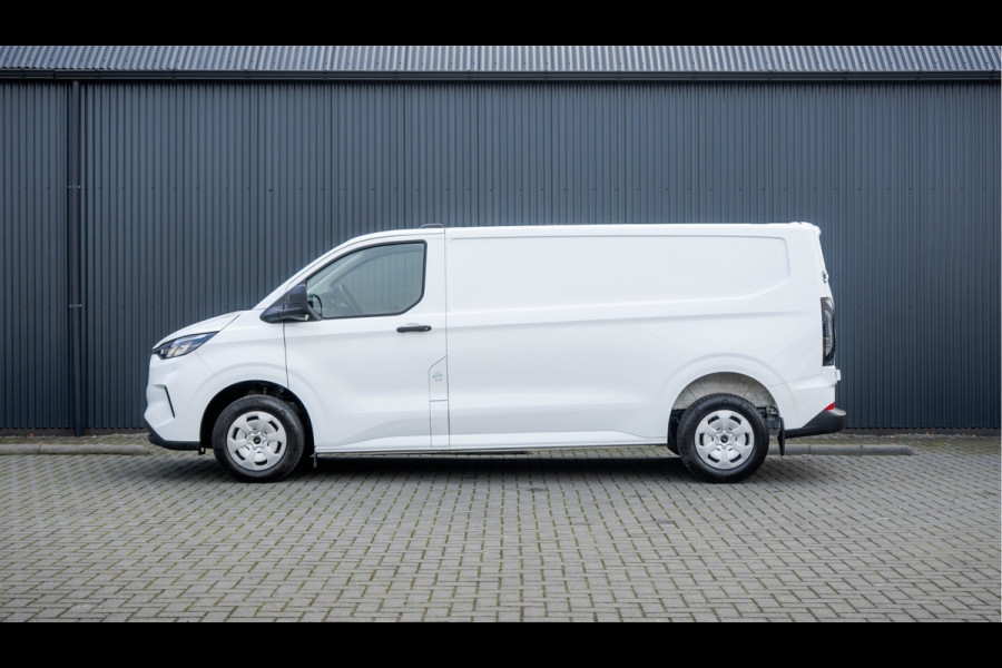 Ford Transit 2.0 TDCI L2H1 | 130PK | CarPlay | Navi | Camera | LED | Cruise | Airco | 3-Zits