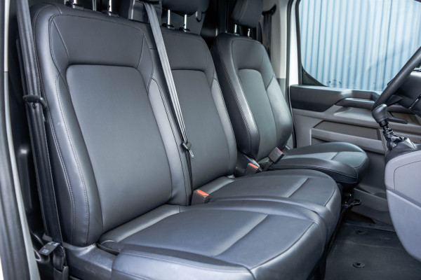 Ford Transit 2.0 TDCI L2H1 | 130PK | CarPlay | Navi | Camera | LED | Cruise | Airco | 3-Zits