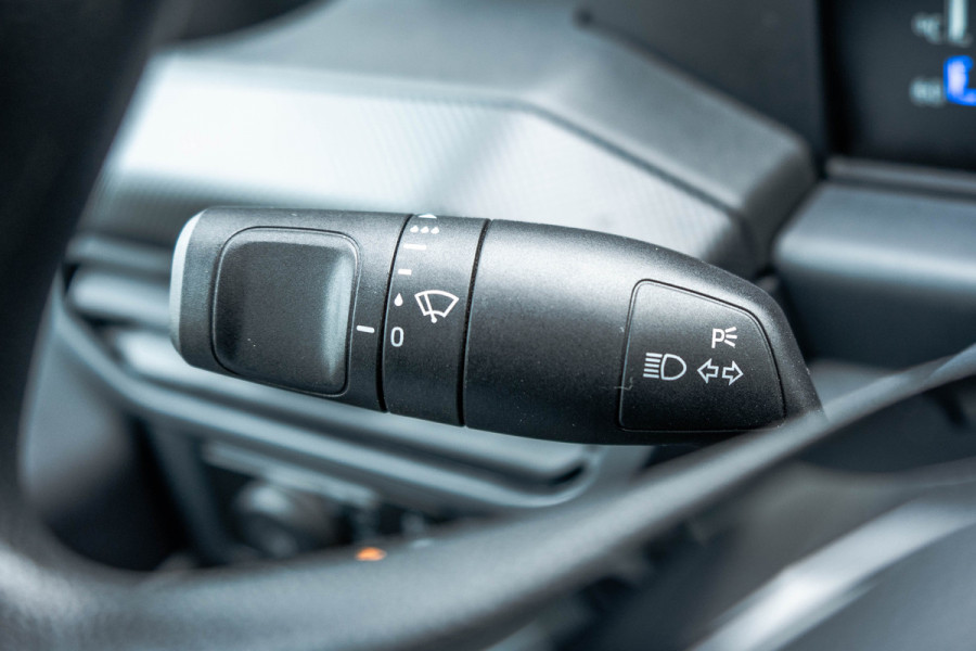 Ford Transit 2.0 TDCI L2H1 | 130PK | CarPlay | Navi | Camera | LED | Cruise | Airco | 3-Zits