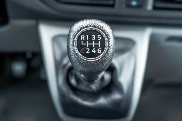 Ford Transit 2.0 TDCI L2H1 | 130PK | CarPlay | Navi | Camera | LED | Cruise | Airco | 3-Zits