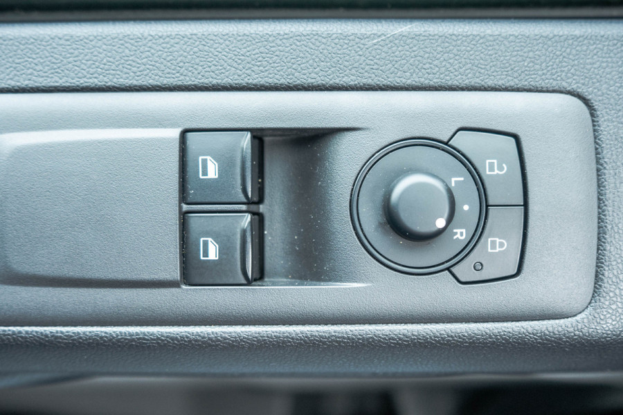 Ford Transit 2.0 TDCI L2H1 | 130PK | CarPlay | Navi | Camera | LED | Cruise | Airco | 3-Zits