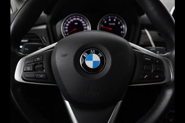 BMW 2 Serie Active Tourer 220i Sport Line | Camera | Sportstoelen | Full LED | Navigatie | Park Assist | 18'' | Climate control | Bluetooth | Cruise control
