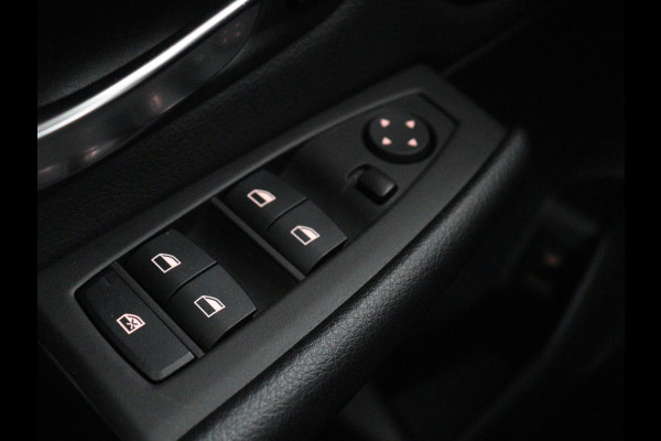 BMW 2 Serie Active Tourer 220i Sport Line | Camera | Sportstoelen | Full LED | Navigatie | Park Assist | 18'' | Climate control | Bluetooth | Cruise control