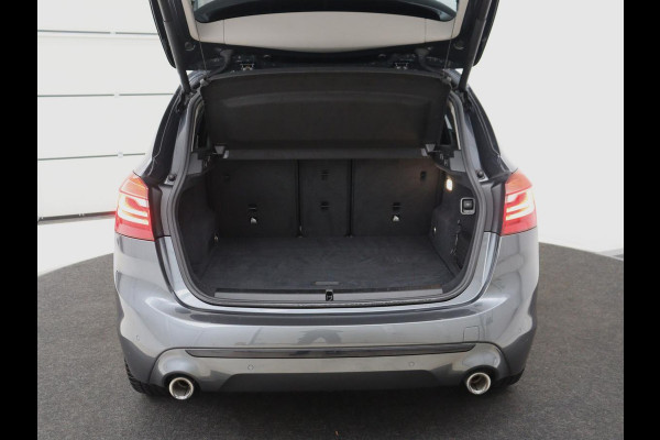BMW 2 Serie Active Tourer 220i Sport Line | Camera | Sportstoelen | Full LED | Navigatie | Park Assist | 18'' | Climate control | Bluetooth | Cruise control