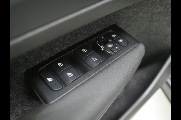 Volvo XC40 1.5 T5 Recharge Inscription | Panoramadak | Leder | Trekhaak | Pilot Assist | Harman/Kardon | 360 | Keyless