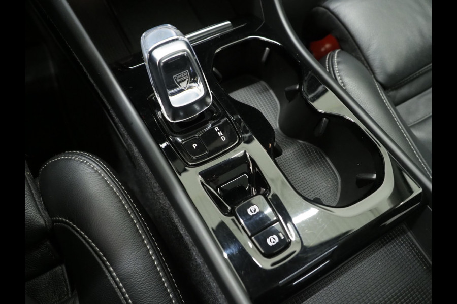 Volvo XC40 1.5 T5 Recharge Inscription | Panoramadak | Leder | Trekhaak | Pilot Assist | Harman/Kardon | 360 | Keyless