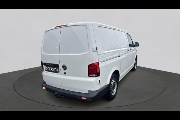 Volkswagen Transporter L1H1 2.0 TDI 110pk 3.2T Laadruimte inrichting,trekhaak,app connect,camera,navigatie Laadruimte inrichting,trekhaak,app connect,camera,navigatie