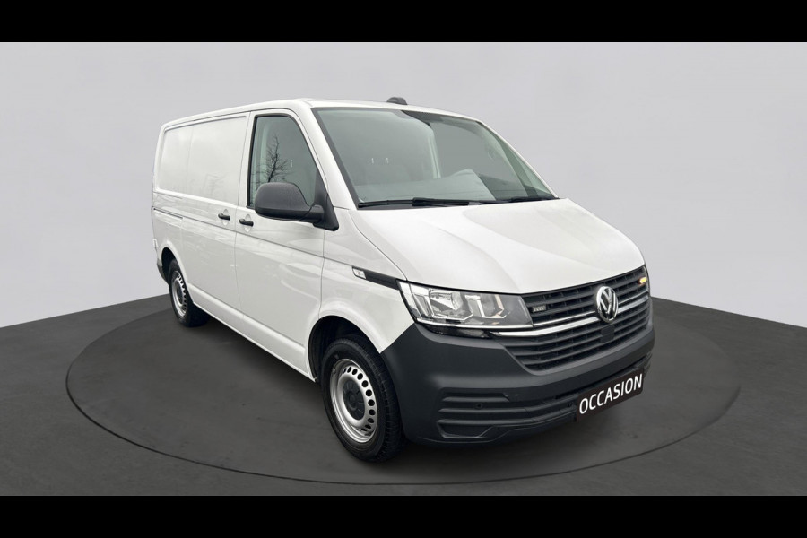 Volkswagen Transporter L1H1 2.0 TDI 110pk 3.2T Laadruimte inrichting,trekhaak,app connect,camera,navigatie Laadruimte inrichting,trekhaak,app connect,camera,navigatie