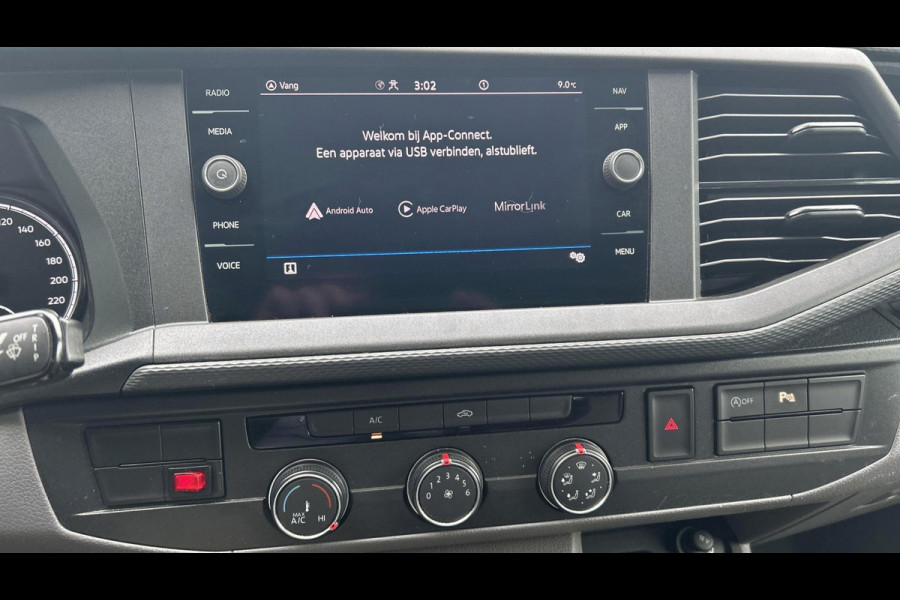 Volkswagen Transporter L1H1 2.0 TDI 110pk 3.2T Laadruimte inrichting,trekhaak,app connect,camera,navigatie Laadruimte inrichting,trekhaak,app connect,camera,navigatie