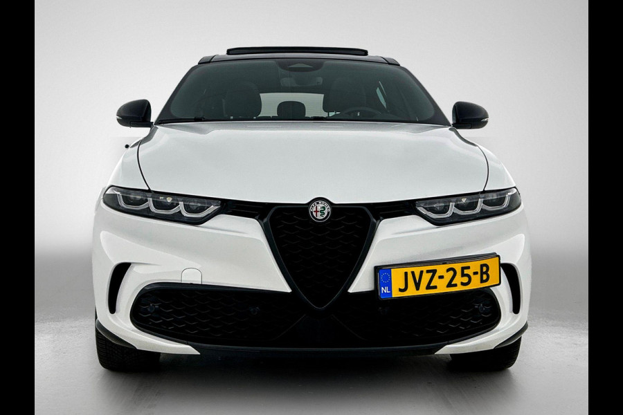 Alfa Romeo Tonale 1.5T Hybrid Veloce PANO | CAMERA | STOELVERWAMING & VENTILATIE | LEER