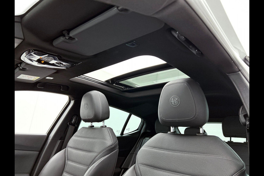 Alfa Romeo Tonale 1.5T Hybrid Veloce PANO | CAMERA | STOELVERWAMING & VENTILATIE | LEER