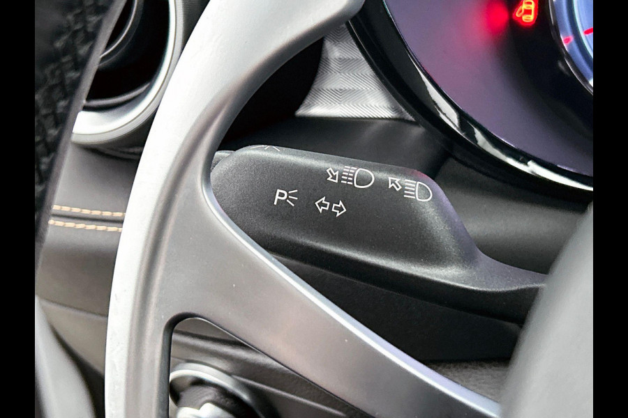 Alfa Romeo Tonale 1.5T Hybrid Veloce PANO | CAMERA | STOELVERWAMING & VENTILATIE | LEER