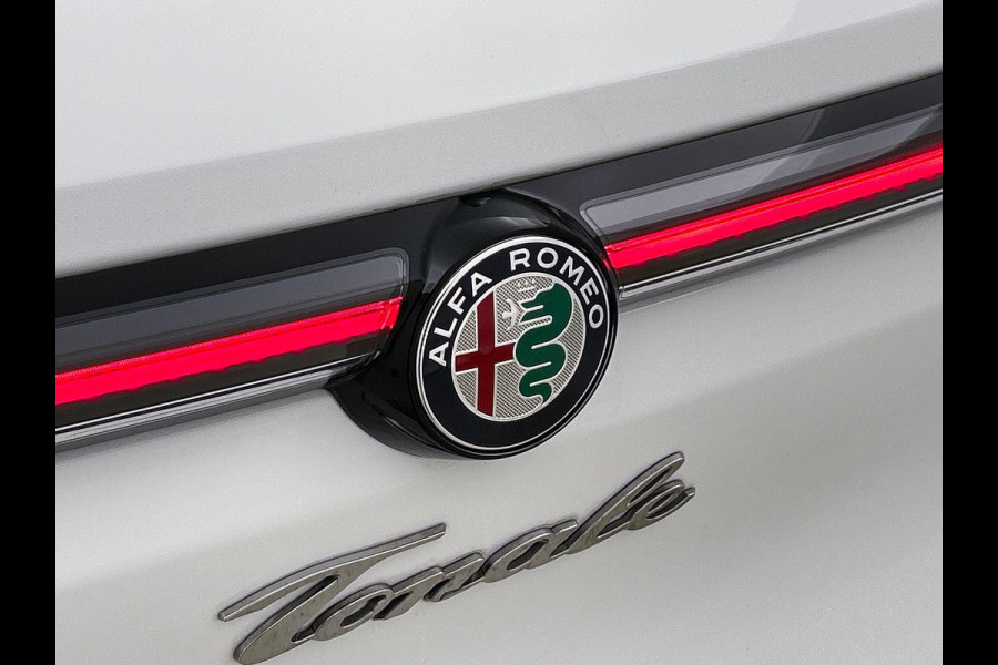 Alfa Romeo Tonale 1.5T Hybrid Veloce PANO | CAMERA | STOELVERWAMING & VENTILATIE | LEER