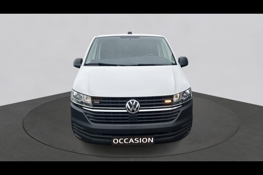 Volkswagen Transporter L1H1 2.0 TDI 110pk 3.2T Laadruimte inrichting,trekhaak,app connect,camera,navigatie Laadruimte inrichting,trekhaak,app connect,camera,navigatie