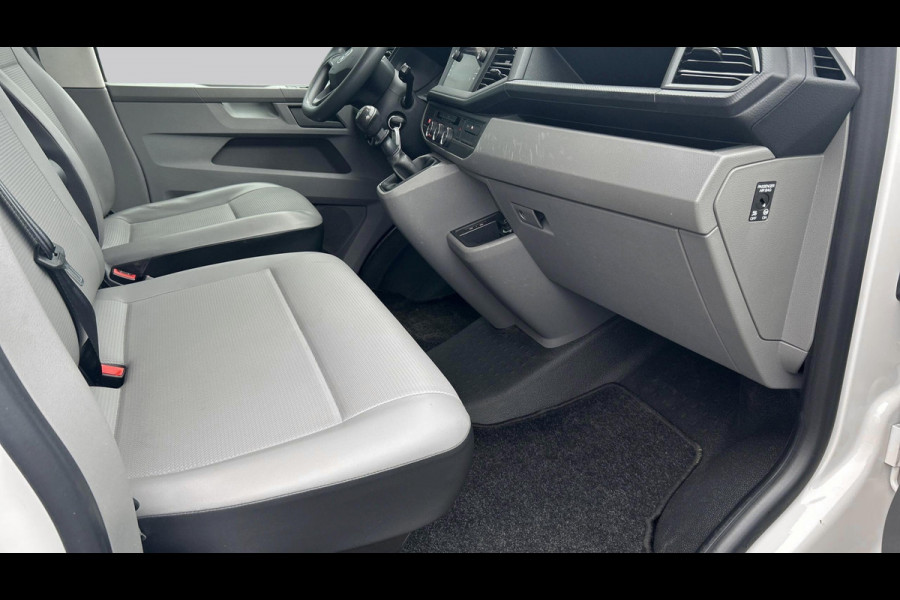 Volkswagen Transporter L1H1 2.0 TDI 110pk 3.2T Laadruimte inrichting,trekhaak,app connect,camera,navigatie Laadruimte inrichting,trekhaak,app connect,camera,navigatie
