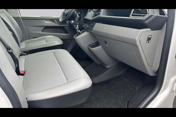 Volkswagen Transporter L1H1 2.0 TDI 110pk 3.2T Laadruimte inrichting,trekhaak,app connect,camera,navigatie Laadruimte inrichting,trekhaak,app connect,camera,navigatie