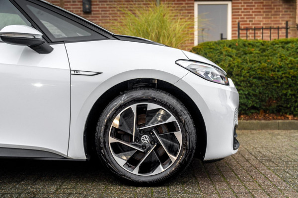 Volkswagen ID.3 First 58 kWh 350 Km Actieradius BTW 1e Eig Adaptive Sfeerverlichting Stoelverwarming 18''
