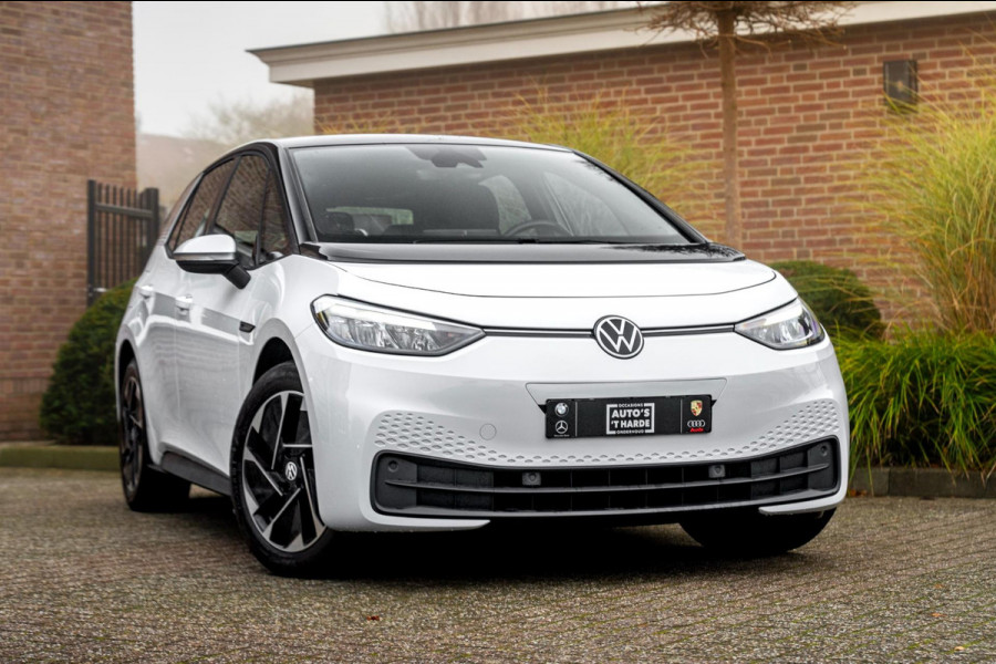 Volkswagen ID.3 First 58 kWh 350 Km Actieradius BTW 1e Eig Adaptive Sfeerverlichting Stoelverwarming 18''