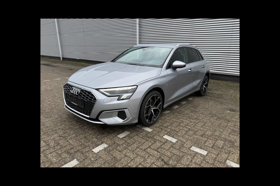 Audi A3 Sportback 40 TFSI e Advanced edition 205PK,Carplay,Virtual,Cruise,LED,Parkcontrol,Stoelverwarming