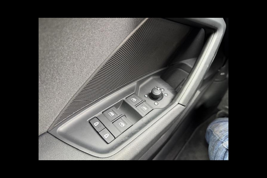Audi A3 Sportback 40 TFSI e Advanced edition 205PK,Carplay,Virtual,Cruise,LED,Parkcontrol,Stoelverwarming