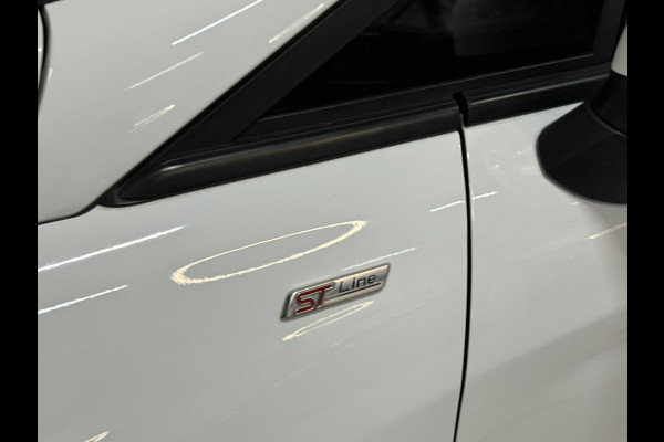 Ford Fiesta 1.0 EcoBoost St Line Garantie Carplay StoelVW Cruise Navi Clima Led Lane Dab Rijklaar