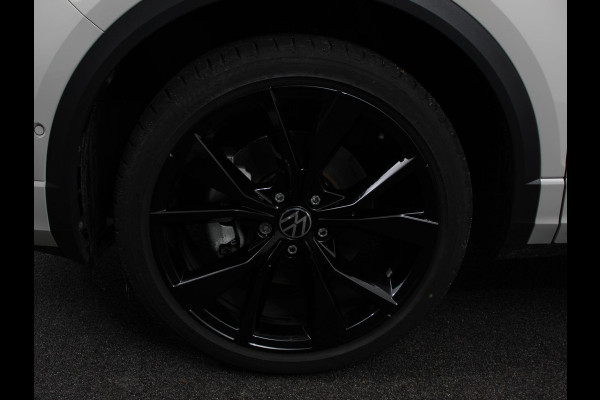 Volkswagen T-Roc 1.5 TSI DSG R-Line+Blackpack Climate control | Adaptieve cruise control | Panoramadak | LED | Navigatie | Achteruitrijcamera | Parkeersensoren | Apple Carplay/ Android Auto | Radio