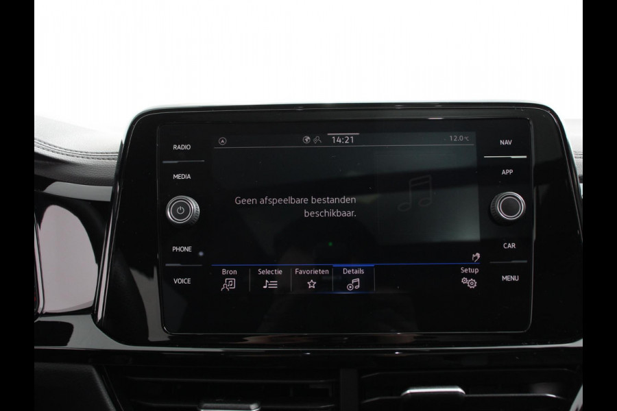 Volkswagen T-Roc 1.5 TSI DSG R-Line+Blackpack Climate control | Adaptieve cruise control | Panoramadak | LED | Navigatie | Achteruitrijcamera | Parkeersensoren | Apple Carplay/ Android Auto | Radio