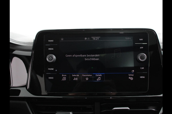 Volkswagen T-Roc 1.5 TSI DSG R-Line+Blackpack Climate control | Adaptieve cruise control | Panoramadak | LED | Navigatie | Achteruitrijcamera | Parkeersensoren | Apple Carplay/ Android Auto | Radio