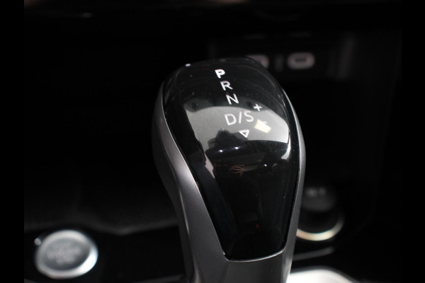 Volkswagen T-Roc 1.5 TSI DSG R-Line+Blackpack Climate control | Adaptieve cruise control | Panoramadak | LED | Navigatie | Achteruitrijcamera | Parkeersensoren | Apple Carplay/ Android Auto | Radio