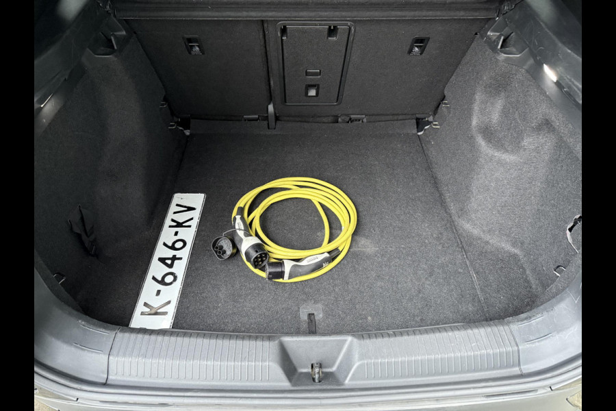 Volkswagen ID.4 Aut. First Edition 77kWh | SoH 85% | Trekhaak | Navi | Camera |