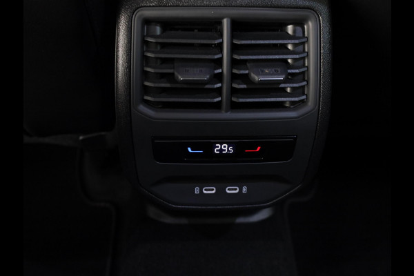 CUPRA Formentor 1.5 TSI e-Hybrid Business 204PK | Panoramadak | 19 Inch | Elektrisch Verstelbare Stoel | Intelligent Drive |