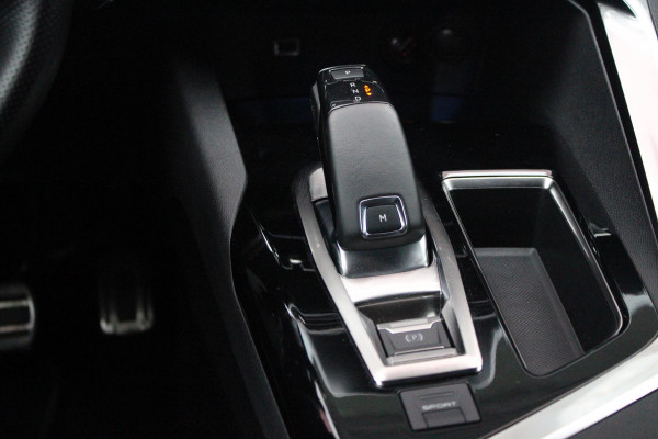 Peugeot 5008 1.2 130PK AUTOMAAT GT-LINE | TREKHAAK | PANORAMA SCHUIF/KANTEL DAK | DAB+ | 7-PERSOONS | DODEHOEK BEWAKING | CAMERA | CRUISE | FULL LED KOPLAMPEN | CLIMA CONTROL | APPLE CARPLAY/ANDROID AUTO | ALL SEASON BANDEN |