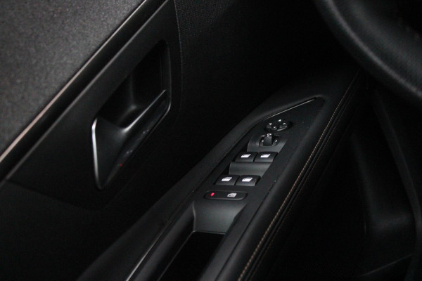 Peugeot 5008 1.2 130PK AUTOMAAT GT-LINE | TREKHAAK | PANORAMA SCHUIF/KANTEL DAK | DAB+ | 7-PERSOONS | DODEHOEK BEWAKING | CAMERA | CRUISE | FULL LED KOPLAMPEN | CLIMA CONTROL | APPLE CARPLAY/ANDROID AUTO | ALL SEASON BANDEN |