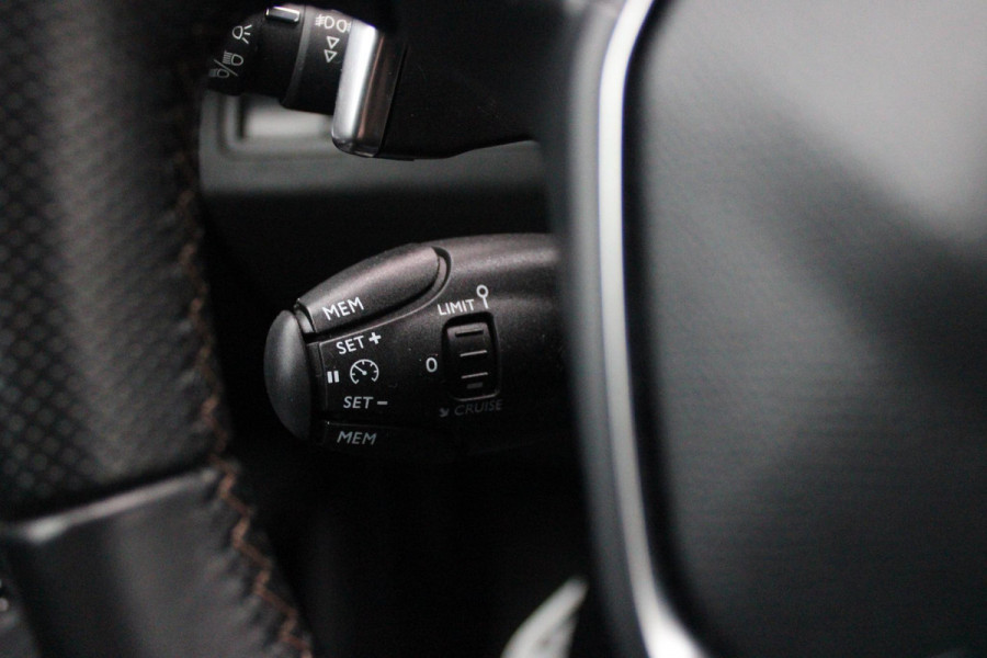 Peugeot 5008 1.2 130PK AUTOMAAT GT-LINE | TREKHAAK | PANORAMA SCHUIF/KANTEL DAK | DAB+ | 7-PERSOONS | DODEHOEK BEWAKING | CAMERA | CRUISE | FULL LED KOPLAMPEN | CLIMA CONTROL | APPLE CARPLAY/ANDROID AUTO | ALL SEASON BANDEN |