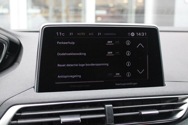 Peugeot 5008 1.2 130PK AUTOMAAT GT-LINE | TREKHAAK | PANORAMA SCHUIF/KANTEL DAK | DAB+ | 7-PERSOONS | DODEHOEK BEWAKING | CAMERA | CRUISE | FULL LED KOPLAMPEN | CLIMA CONTROL | APPLE CARPLAY/ANDROID AUTO | ALL SEASON BANDEN |