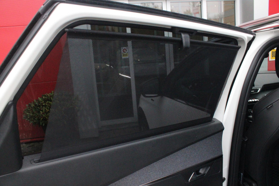 Peugeot 5008 1.2 130PK AUTOMAAT GT-LINE | TREKHAAK | PANORAMA SCHUIF/KANTEL DAK | DAB+ | 7-PERSOONS | DODEHOEK BEWAKING | CAMERA | CRUISE | FULL LED KOPLAMPEN | CLIMA CONTROL | APPLE CARPLAY/ANDROID AUTO | ALL SEASON BANDEN |