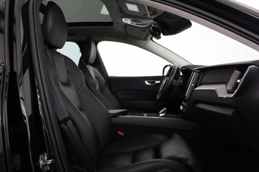 Volvo XC60 2.0 T6 Plug-in hybrid AWD Inscription Pano.schuif/Black Optiek/Leer/Memory/Trekhaak/Wood interior/Plug-in Hybride