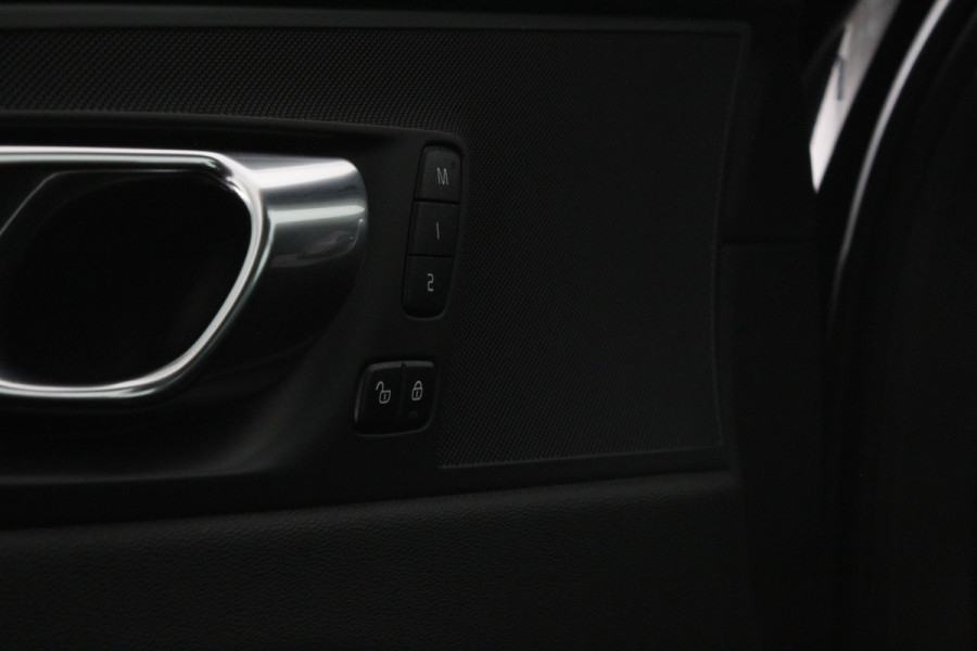 Volvo XC60 2.0 T6 Plug-in hybrid AWD Inscription Pano.schuif/Black Optiek/Leer/Memory/Trekhaak/Wood interior/Plug-in Hybride