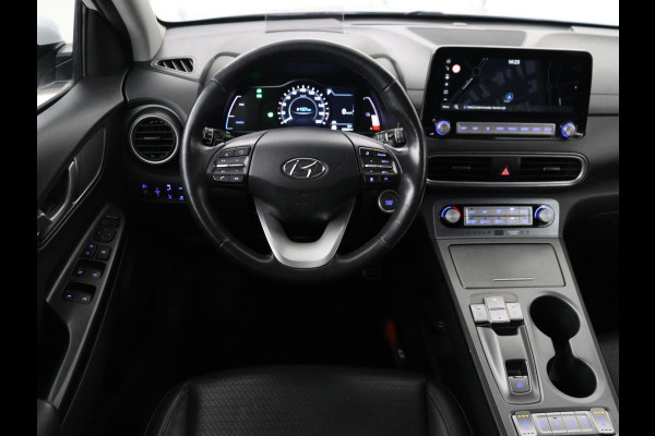 Hyundai Kona EV Premium 64 kWh | SOH 100% | 3 Fase | Stoelventilatie | Leder | Head-Up | Warmtepomp | Trekhaak | Achterbankverwarming | Adaptive cruise | Camera | Carplay | Full LED