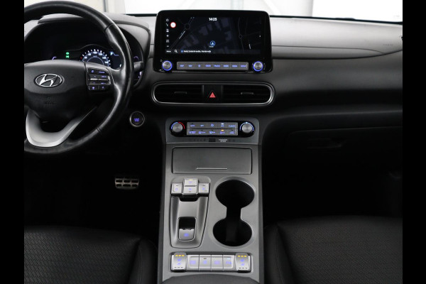 Hyundai Kona EV Premium 64 kWh | SOH 100% | 3 Fase | Stoelventilatie | Leder | Head-Up | Warmtepomp | Trekhaak | Achterbankverwarming | Adaptive cruise | Camera | Carplay | Full LED