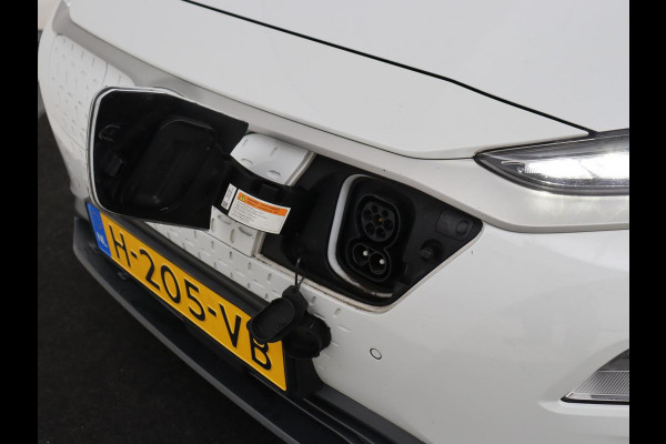 Hyundai Kona EV Premium 64 kWh | SOH 100% | 3 Fase | Stoelventilatie | Leder | Head-Up | Warmtepomp | Trekhaak | Achterbankverwarming | Adaptive cruise | Camera | Carplay | Full LED