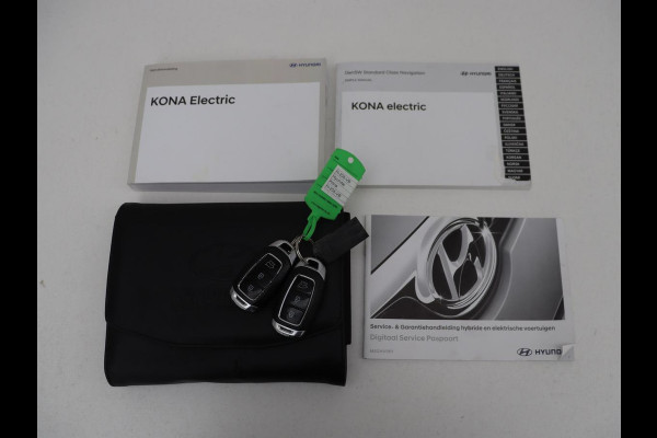 Hyundai Kona EV Premium 64 kWh | SOH 100% | 3 Fase | Stoelventilatie | Leder | Head-Up | Warmtepomp | Trekhaak | Achterbankverwarming | Adaptive cruise | Camera | Carplay | Full LED
