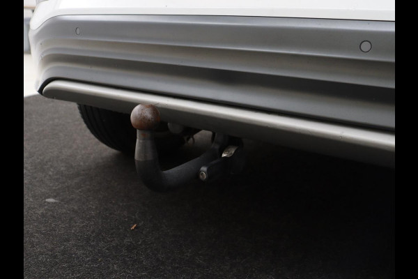 Hyundai Kona EV Premium 64 kWh | SOH 100% | 3 Fase | Stoelventilatie | Leder | Head-Up | Warmtepomp | Trekhaak | Achterbankverwarming | Adaptive cruise | Camera | Carplay | Full LED