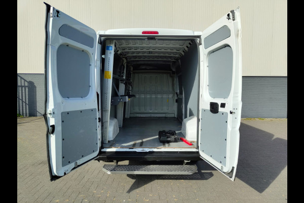 Opel Movano 2.2D 120PK L3H2 3-Persoons Navi DAB+ Airco Cruise Control Bluetooth Edition Treeplank Betonplex Vloer Wandbetimmering Schuifdeur 1e Eigenaar Euro 6