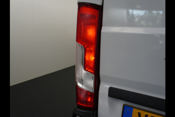 Opel Movano 2.2D 120PK L3H2 3-Persoons Navi DAB+ Airco Cruise Control Bluetooth Edition Treeplank Betonplex Vloer Wandbetimmering Schuifdeur 1e Eigenaar Euro 6