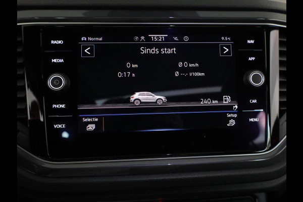 Volkswagen T-Roc 1.5 TSI Sport 150 PK DSG | Panorama dak | Parkeercamera | Stoel- en stuurverwarming  | Elektrische achterklep |